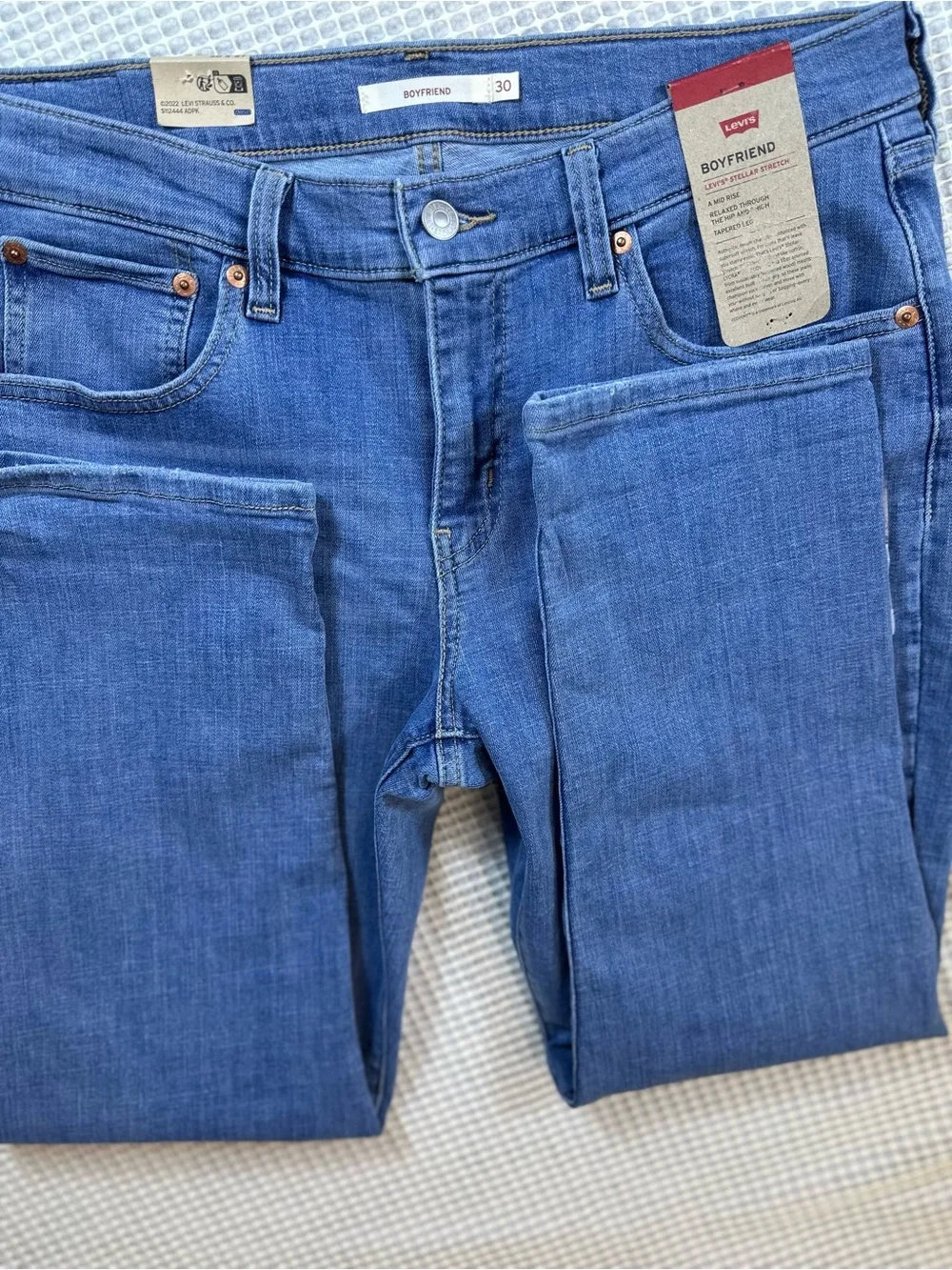 Levi’s Stellar Stretch Boyfriend Mid Rise Jean Size 30 NEW NWT